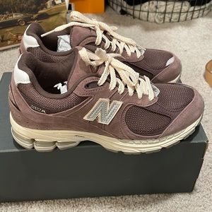New Balance 2002R Black Fig